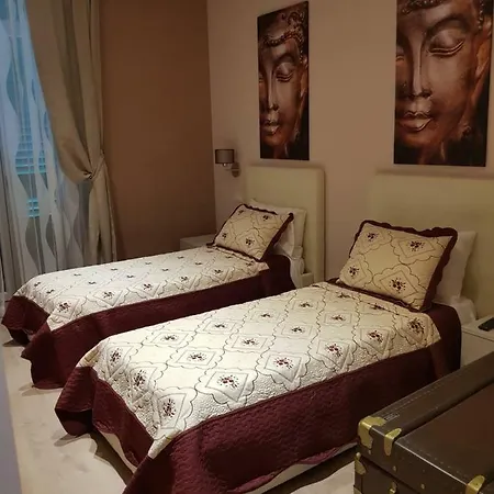 Vittoria's Bridge Flat *